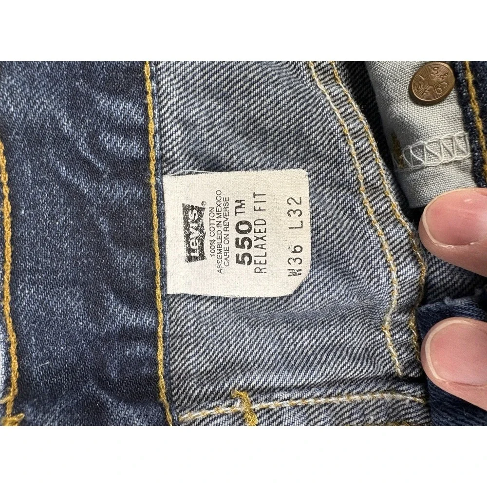 Vintage Levis 550 Jeans Mens 36x32 Medium Blue Relaxed Fit Tapered Leg Denim 90s